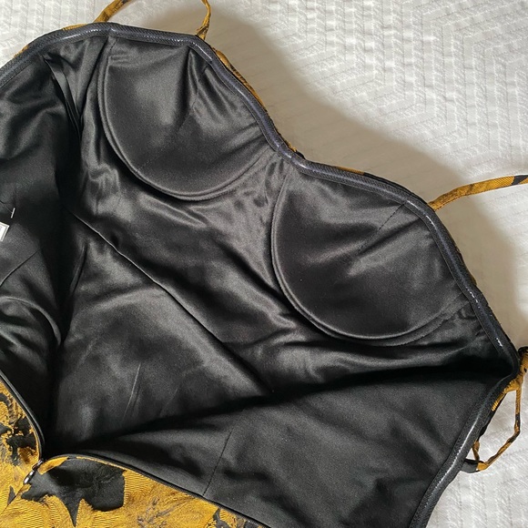 GORGEOUS Occasion Dress Le Chateau - BNWT - Picture 5 of 7